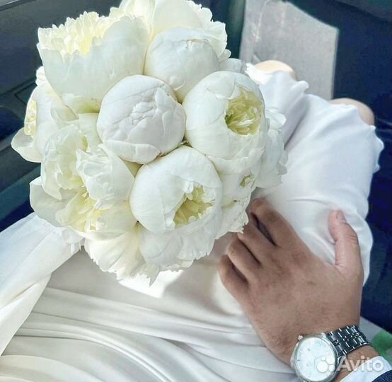 Свадебный букет невесты из пионов