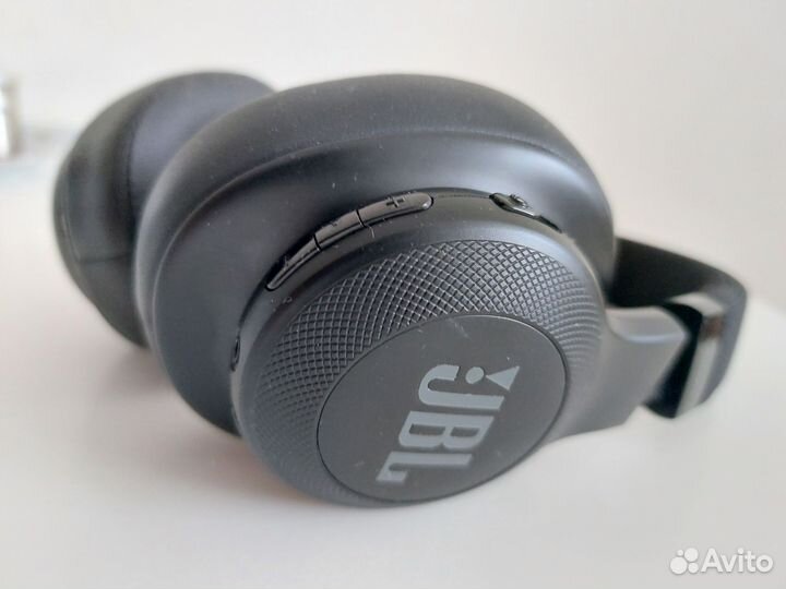 Беспроводные наушники jbl E55BT