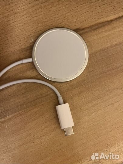 Беспроводная зарядка magsafe