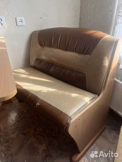 Кухонный уголок + стол