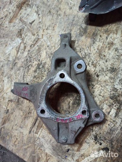 Кулак поворотный цапфа правый Chevrolet Cruze