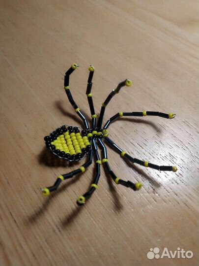 Паук из бисера