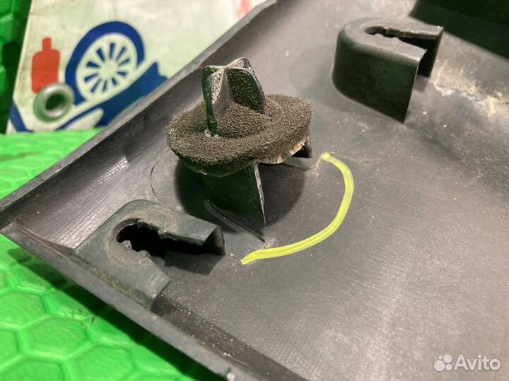 Молдинг двери передний левый Land Rover Range