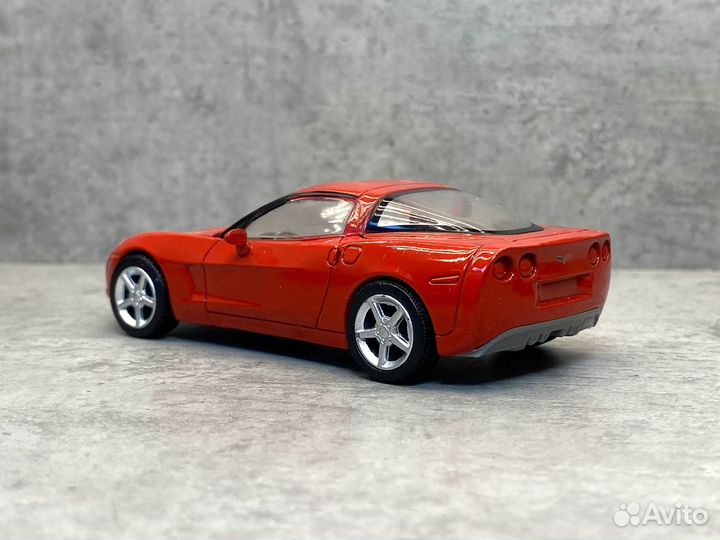 Коллекционная модель Chevrolet Corvette 2006 1:43