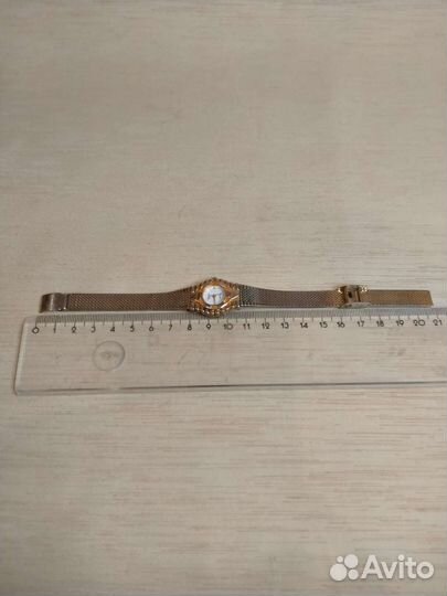 Часы кварцевые женские Полёт