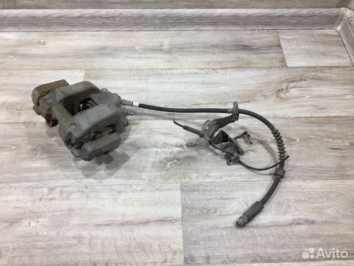 Суппорт передний правый BMW 3 F30 E90 / X1 E84