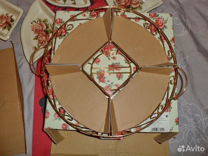 Новая фарфоровая менажница с позолотой d 31см