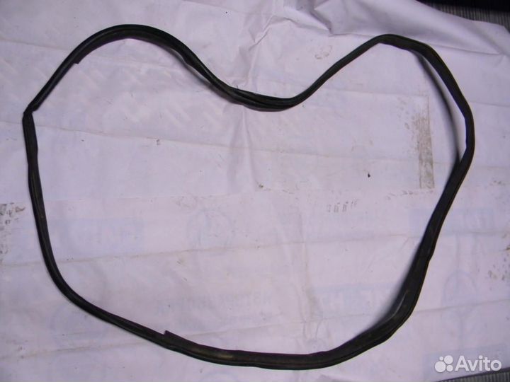 Уплотнитель (внутри) Corolla E15 2006-2013