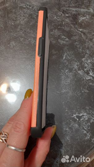 Защитный чехол на телефон