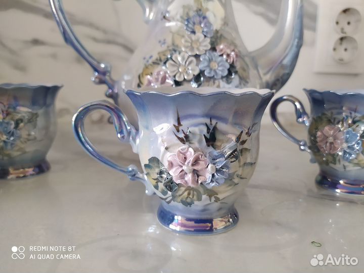 Чайник и пять чашек (в использовании не были)