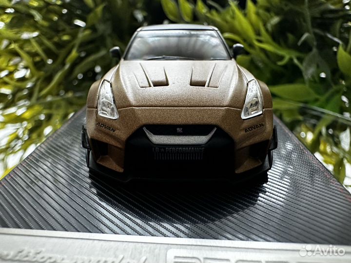 Машинка 1:64 Nissan GT-R (R35) Ignition Model