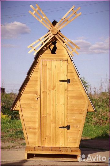 Дачный туалет с дельфином AUR