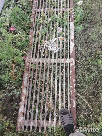 Решётка металлическая