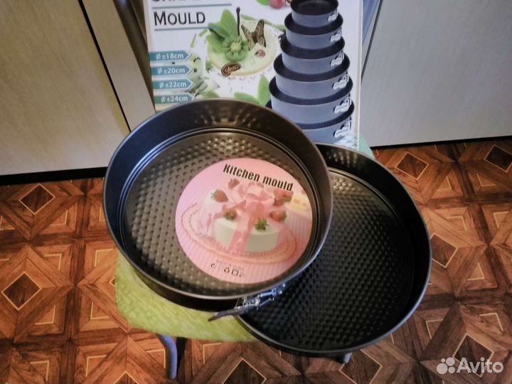 Форма для выпечки новая d 26 и 28 см разьемная