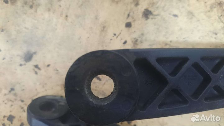 Поводки дворников peugeot 308