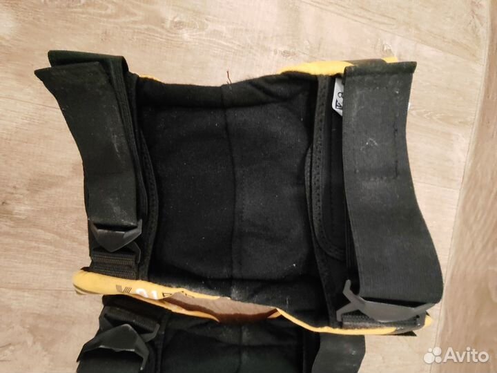 Наколенники и налокотники для езды на мотоцикле