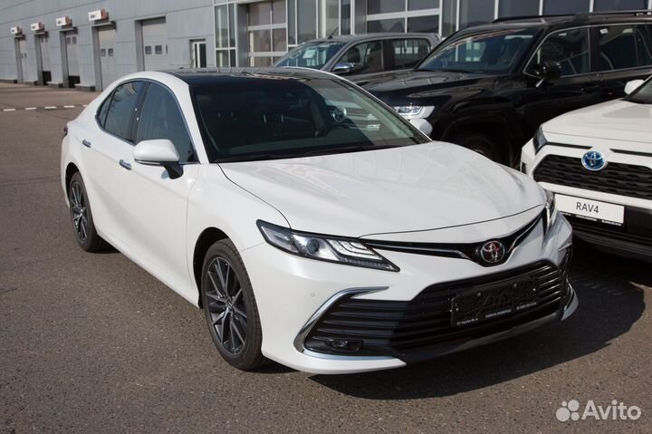 Toyota Camry 2.5 AT, 2023