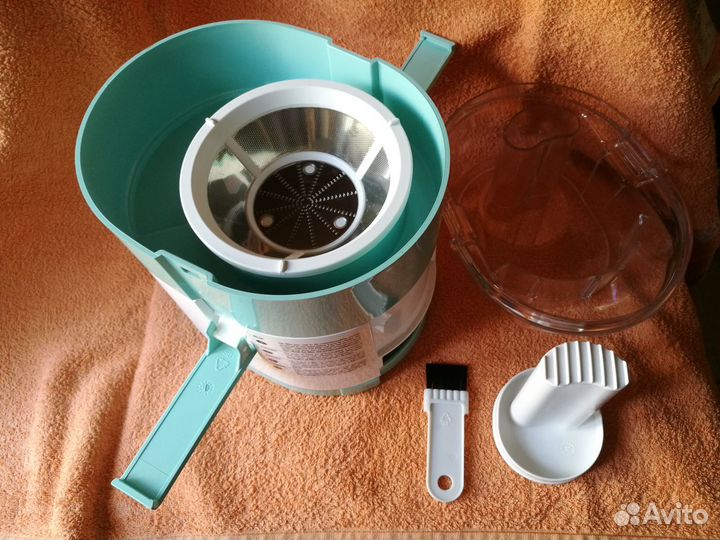 Соковыжималка Delonghi. Компактная