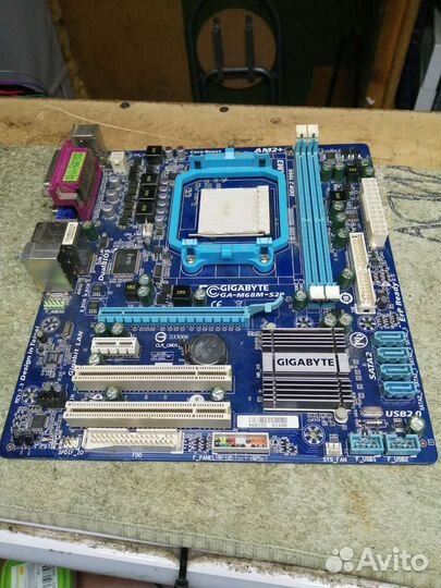 Материнская плата AM2+ GA-M68M-S2P рабочая