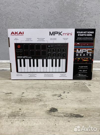 Midi-клавиатура Akai MPK Mini MK3 (классическая)