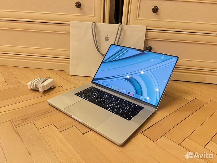 MacBook Pro 16 M1 Pro 32Gb 2Tb Как новый