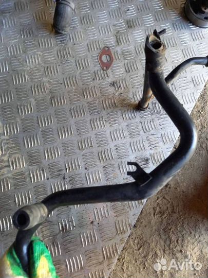 Патрубок охлаждения Volkswagen Golf 4 2000