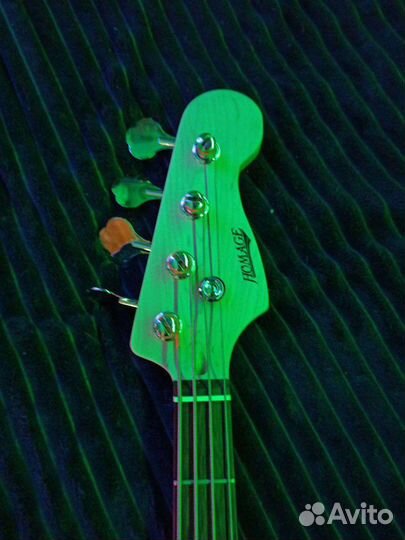 Бас гитара Homage