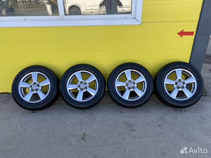 Оригинальные литые диски Тойота на летней резине