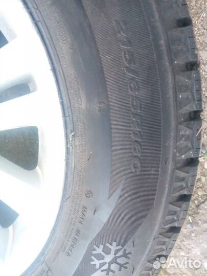 Roadstone Winguard WinSpike 215/65 R16