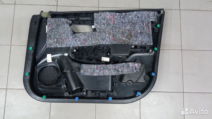 Обшивка двери передняя левая Киа Рио 4,х лайн