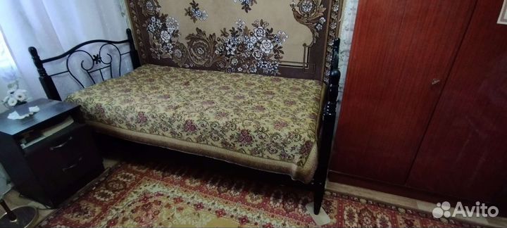 Кровать