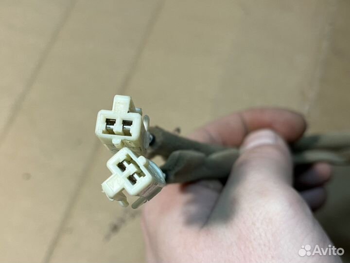 Задний датчик Правый Абс Toyota RAV4 30 рестайлинг