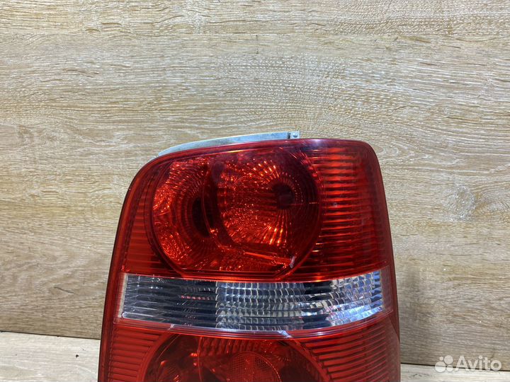 Фонарь правый VW Touran дорест Арт. 110487