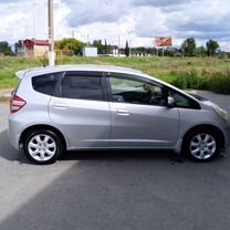 Honda Fit 1.3 CVT, 2010, 126 686 км, с пробегом, цена 830 000 руб.