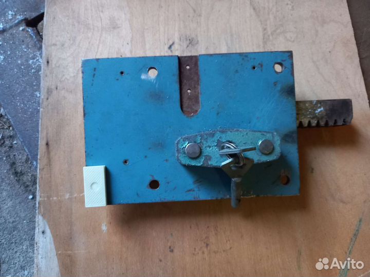 Замок гаражный внутренний