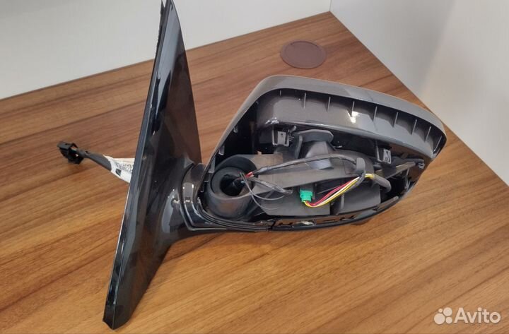 Корпус с зеркалом заднего вида левое Nissan R52