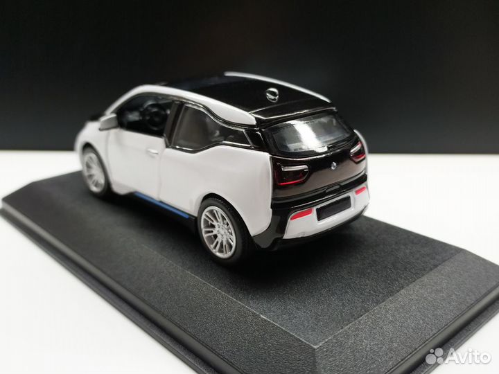 1:43 BMW i3