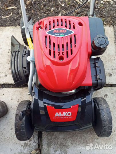 Газонокосилка бензиновая самоходная боковой выброс