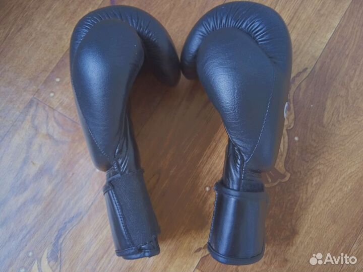 Боксёрские перчатки