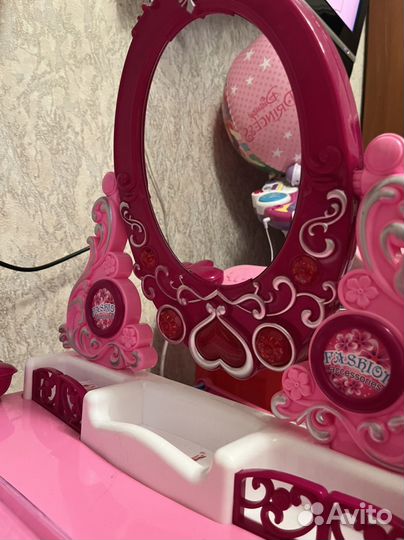 Детский туалетный столик для девочки
