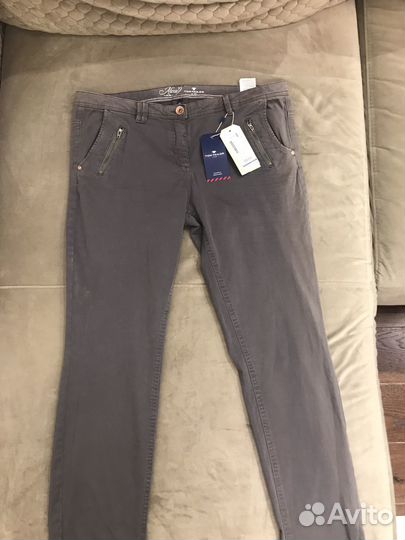 Джинсы женские