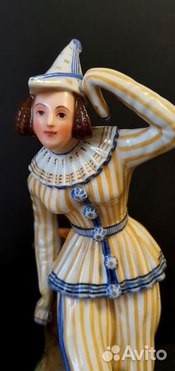 Парные фарфоровые статуэтки, 19век