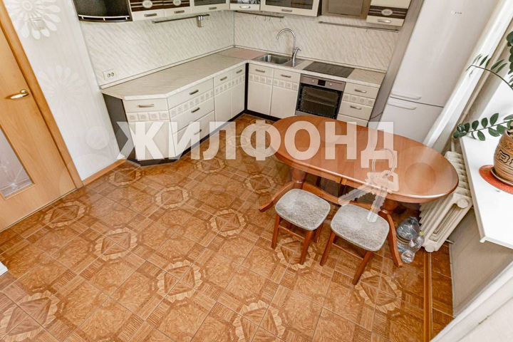 3-к. квартира, 88 м², 3/11 эт.