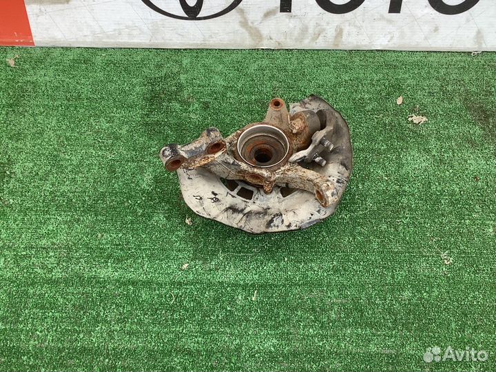 Кулак поворотный передний левый Camry 40