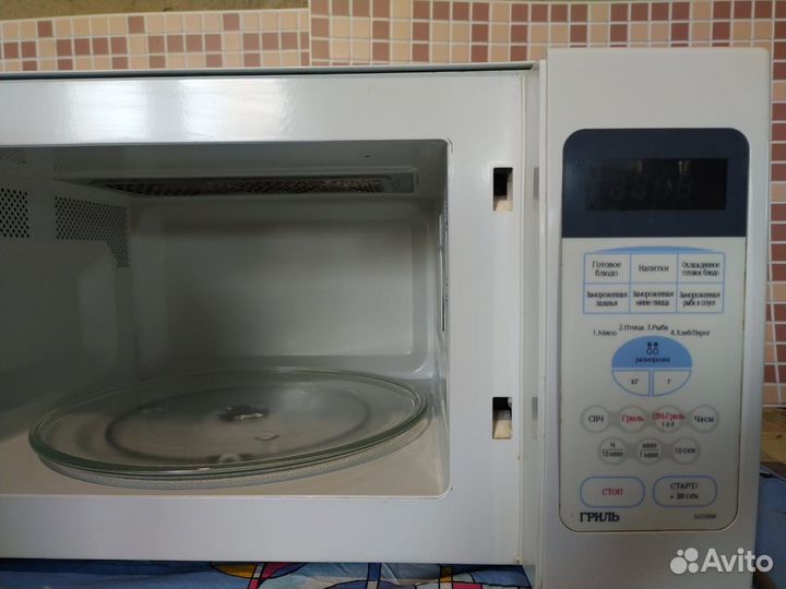 Продается свч печь samsung