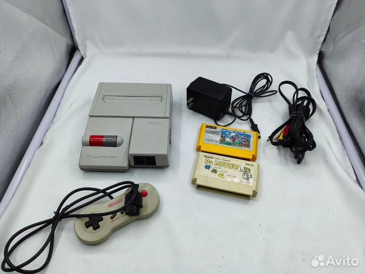 Nintendo famicom AV toploader + 2 игры