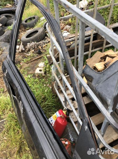 Дверь передняя правая Ссанг Енг Кайрон