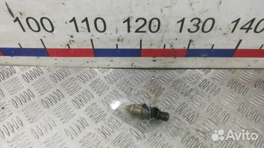 Форсунка бензиновая mitsubishi carisma (KSE03B701)