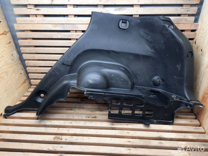 Ssang Yong Actyon new - обшивка багажника правая