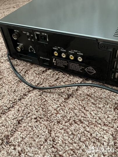 Кассетный видеомагнитофон Sanyo